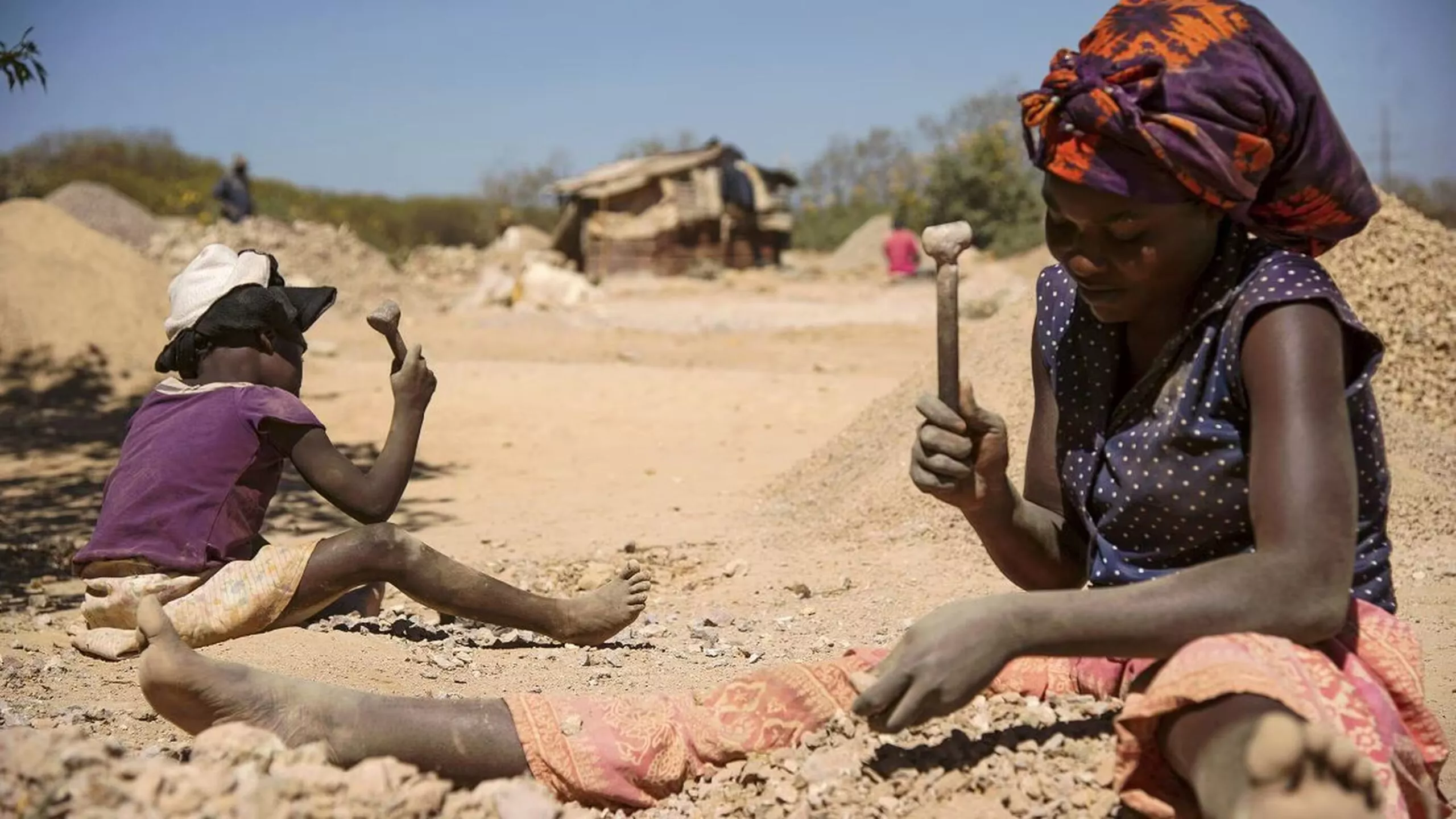 Enfants au travail dans une mine de cobalt en République Démocratique du Congo